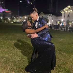 Meet your Posher, Yadiel